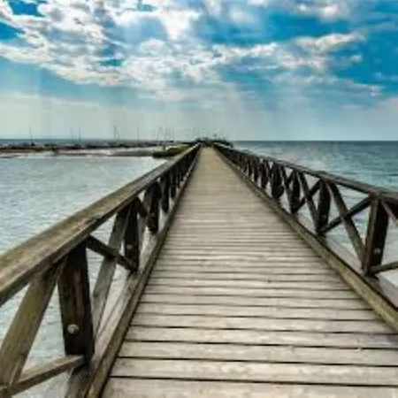 Peaceful Retreat For Four Guests With View Apartment