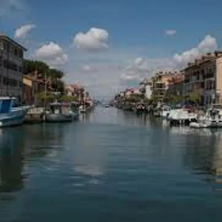 Peaceful Retreat For Four Guests With View Apartment