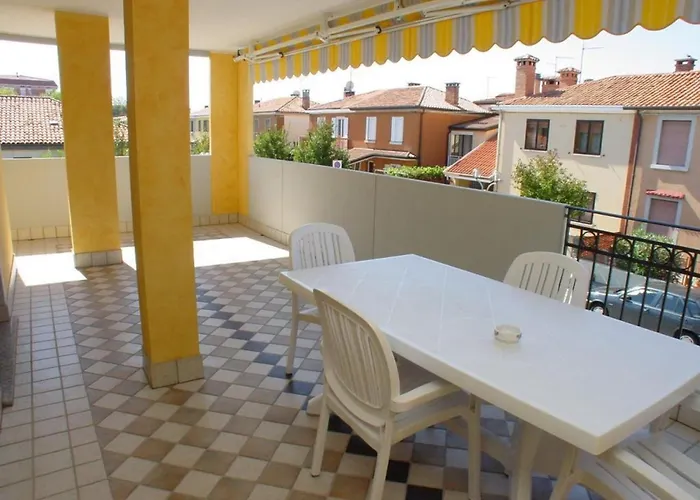 Peaceful Retreat For Four Guests With View Apartment